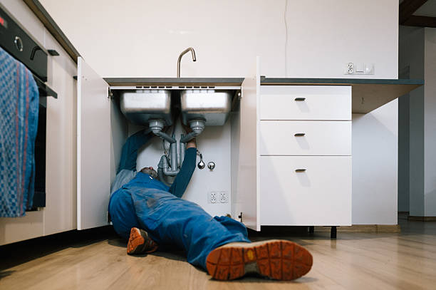 Professional Plumbing technician working in Issue, MD